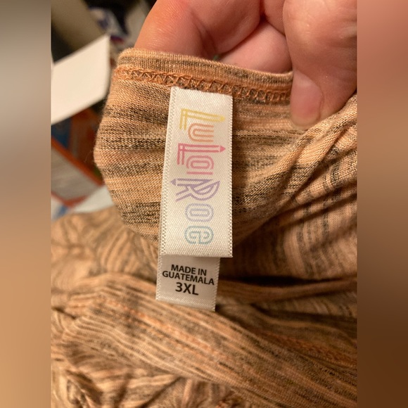 LulaRoe Classic T 3XL - Picture 3 of 3